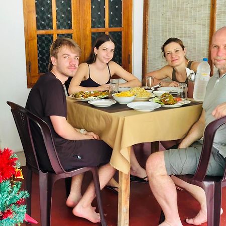 Nethmi Homestay & Restaurant Tangalle Bagian luar foto