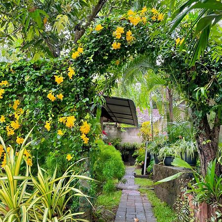 Nethmi Homestay & Restaurant Tangalle Bagian luar foto
