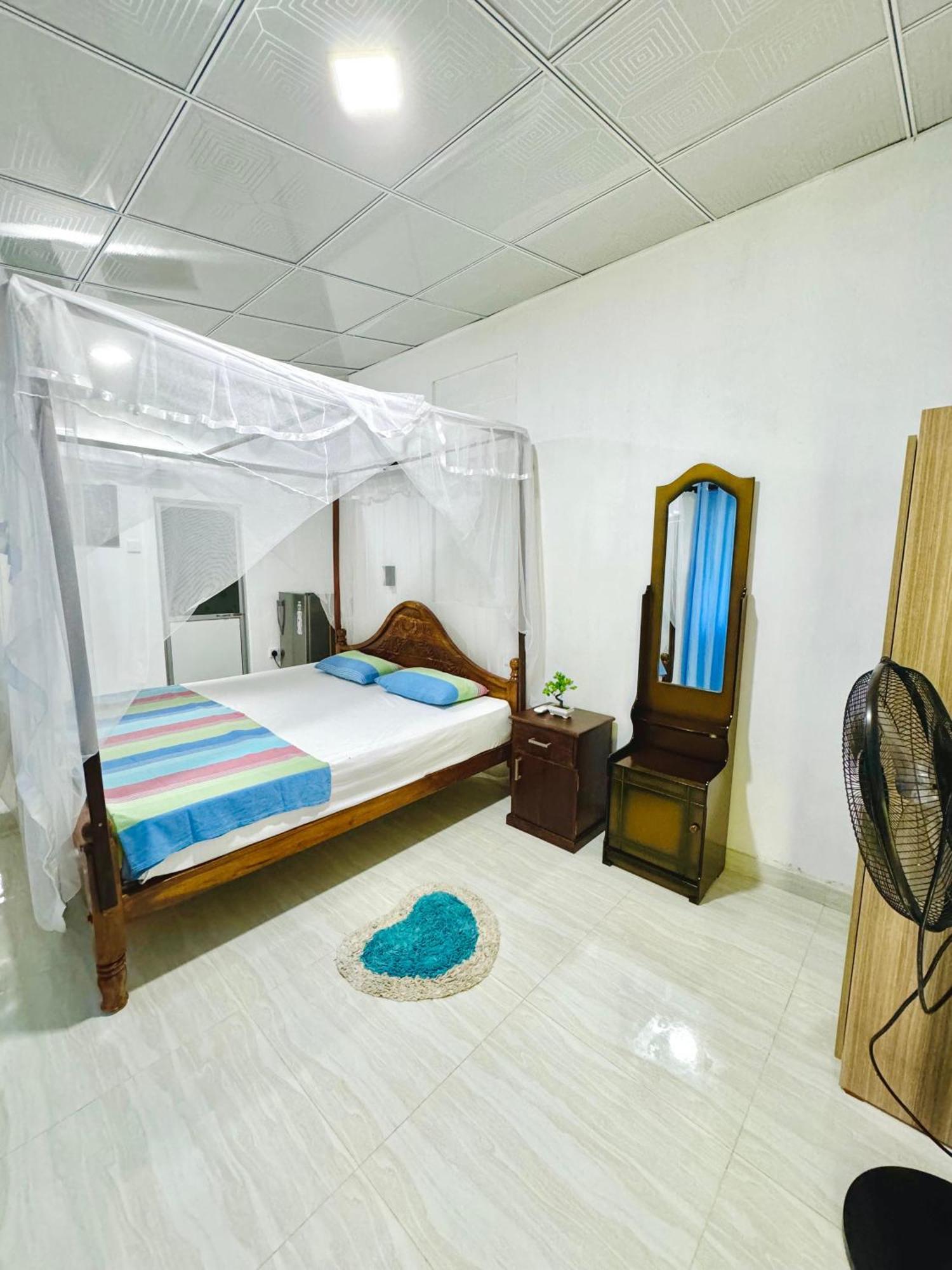 Nethmi Homestay & Restaurant Tangalle Bagian luar foto