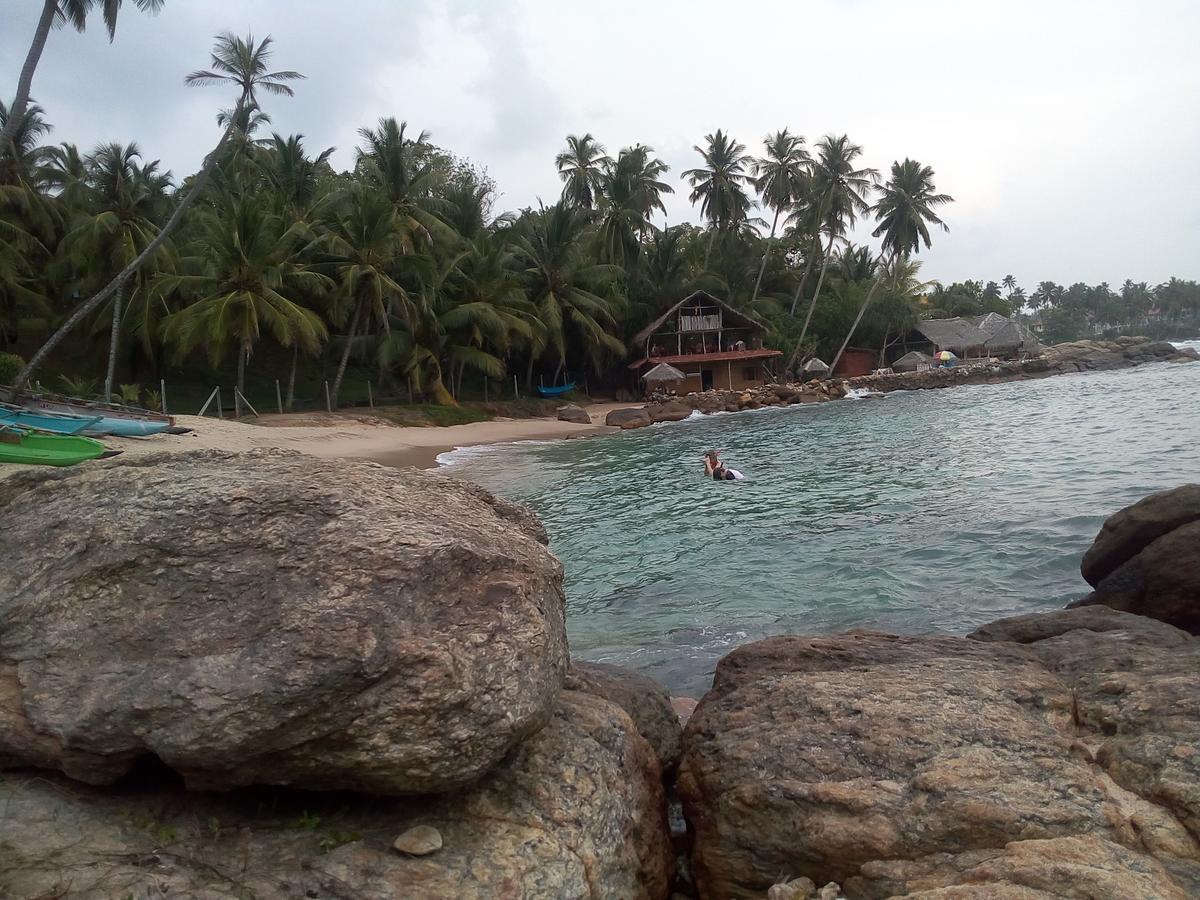 Nethmi Homestay & Restaurant Tangalle Bagian luar foto