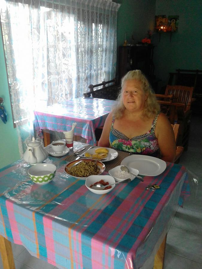 Nethmi Homestay & Restaurant Tangalle Bagian luar foto