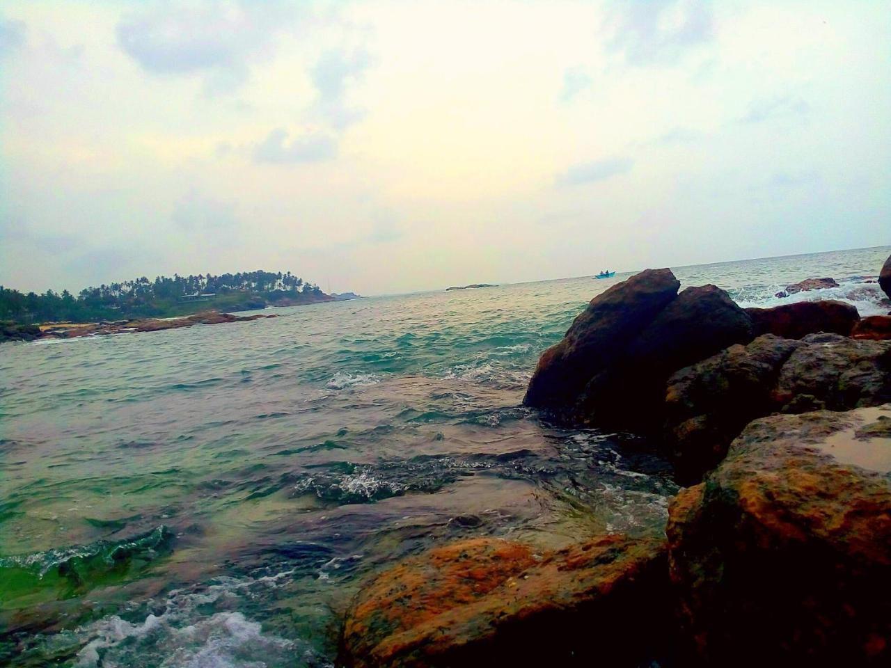 Nethmi Homestay & Restaurant Tangalle Bagian luar foto