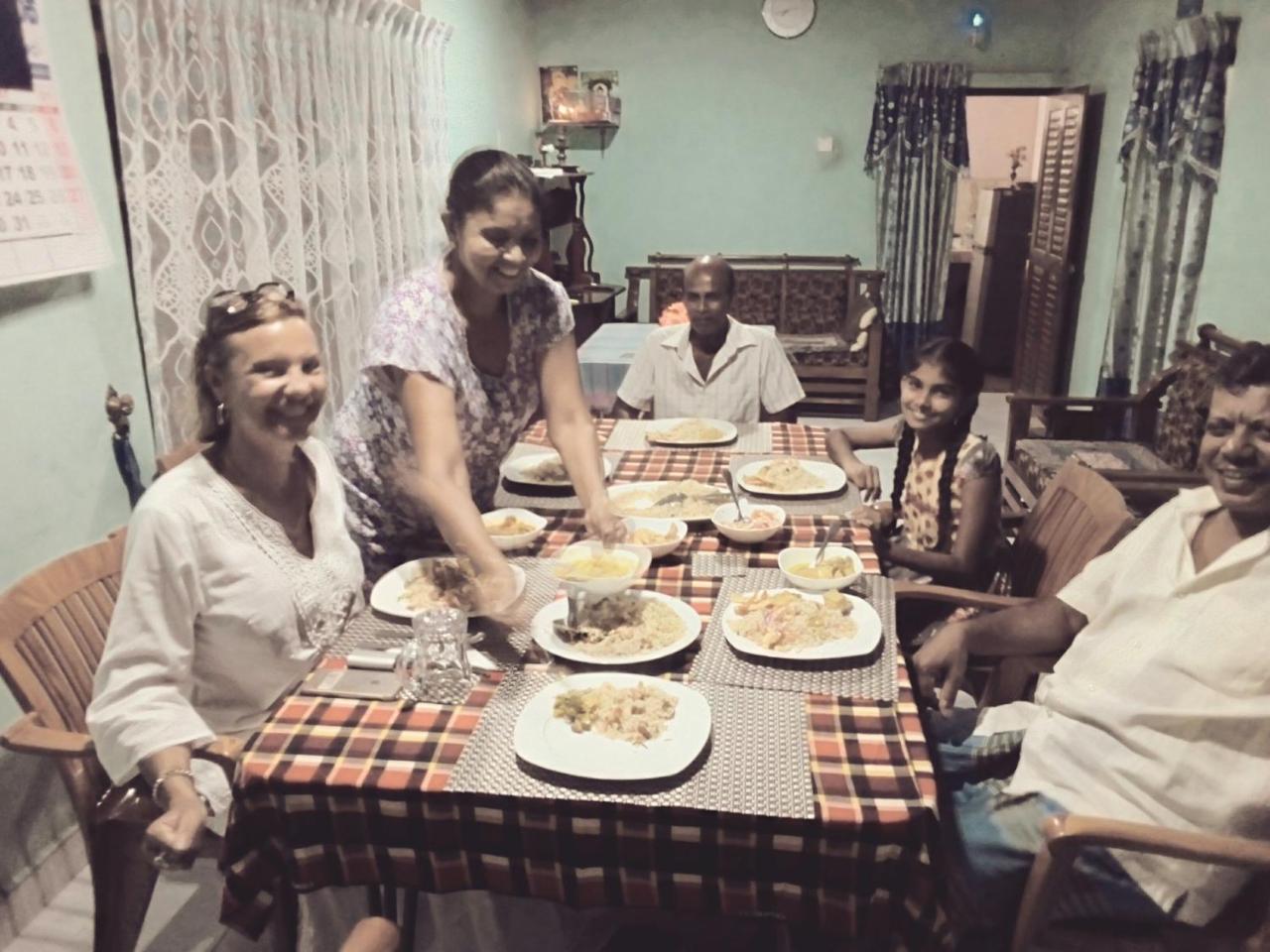 Nethmi Homestay & Restaurant Tangalle Bagian luar foto